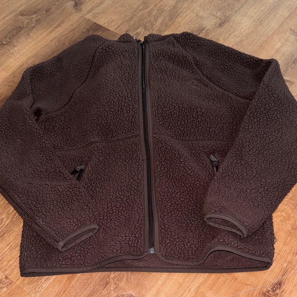 Aritzia Women's Dark Brown Sherpa Zip-Up Sweater